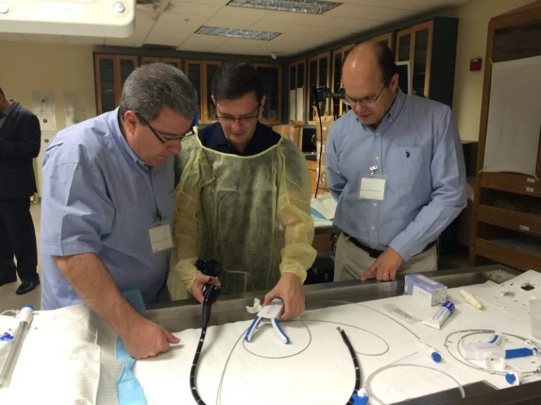 Imagem cedida pelo Dr.Eduardo Grecco. Paciente após 45 dias de Gastroplastia endoscópica
